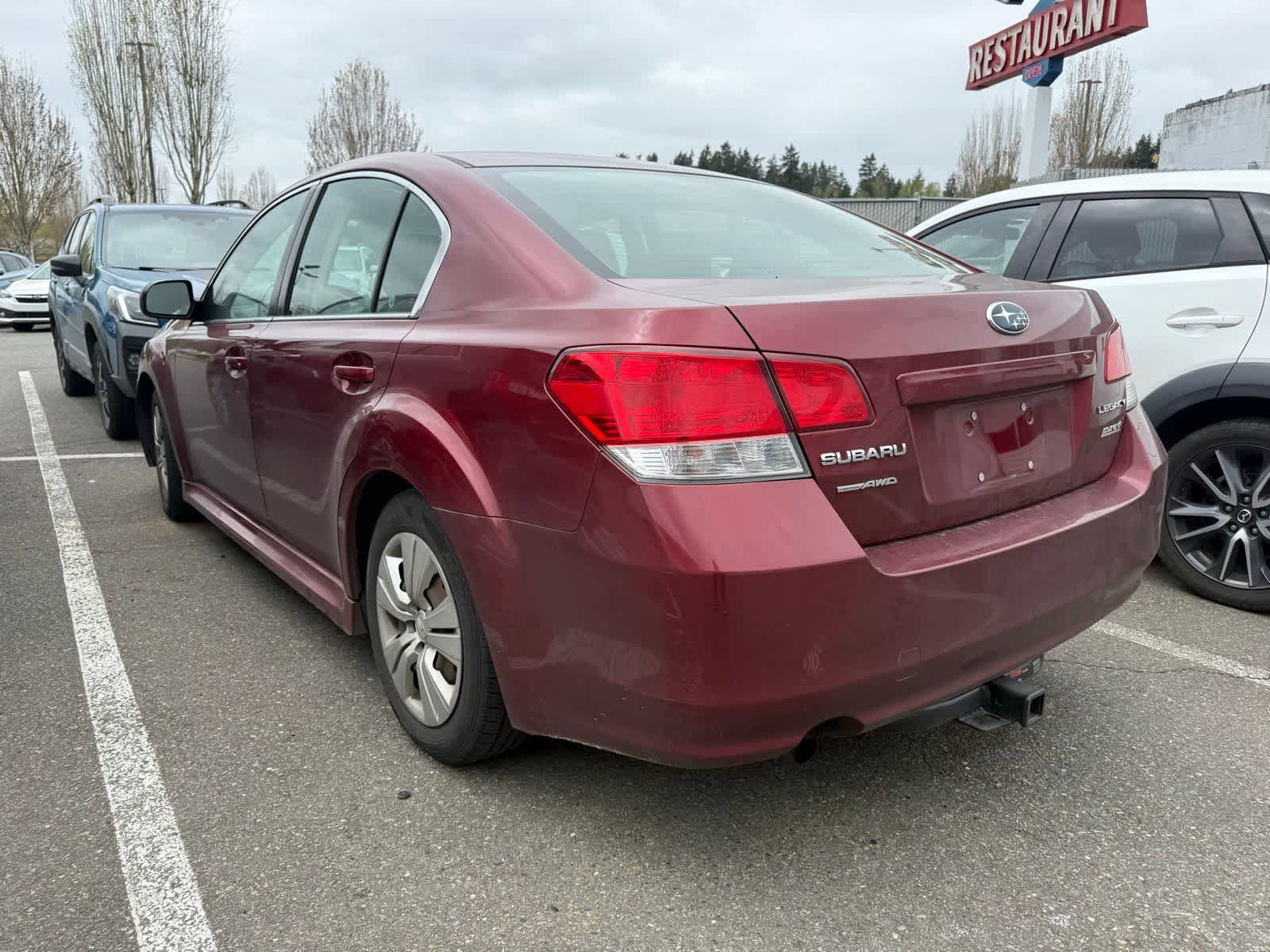 Used 2010 Subaru Legacy 2.5i AWD/4WD image 2