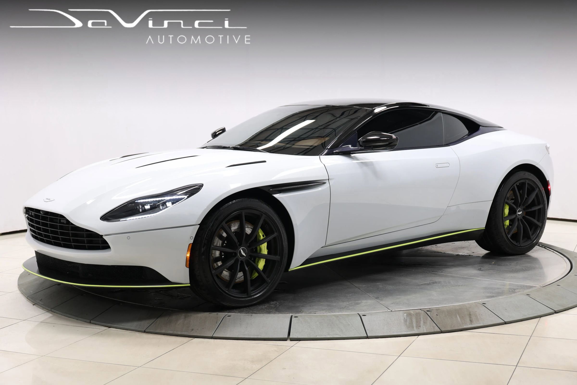 Used 2020 Aston Martin DB11 AMR image 1