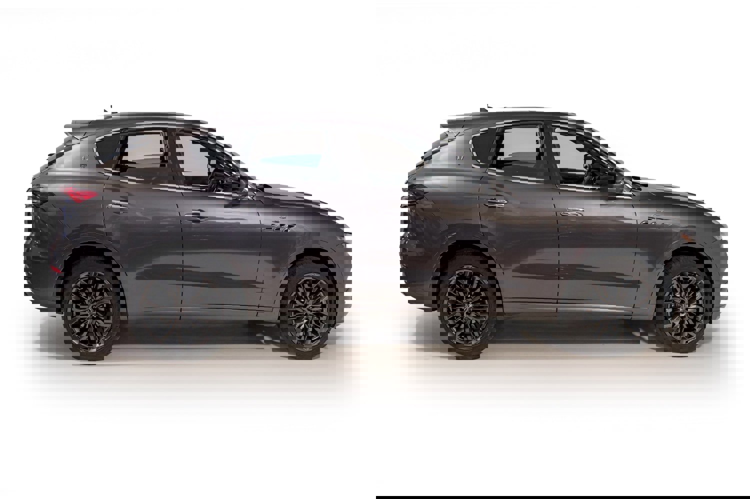 Used 2024 Maserati Levante GT Ultima image 8