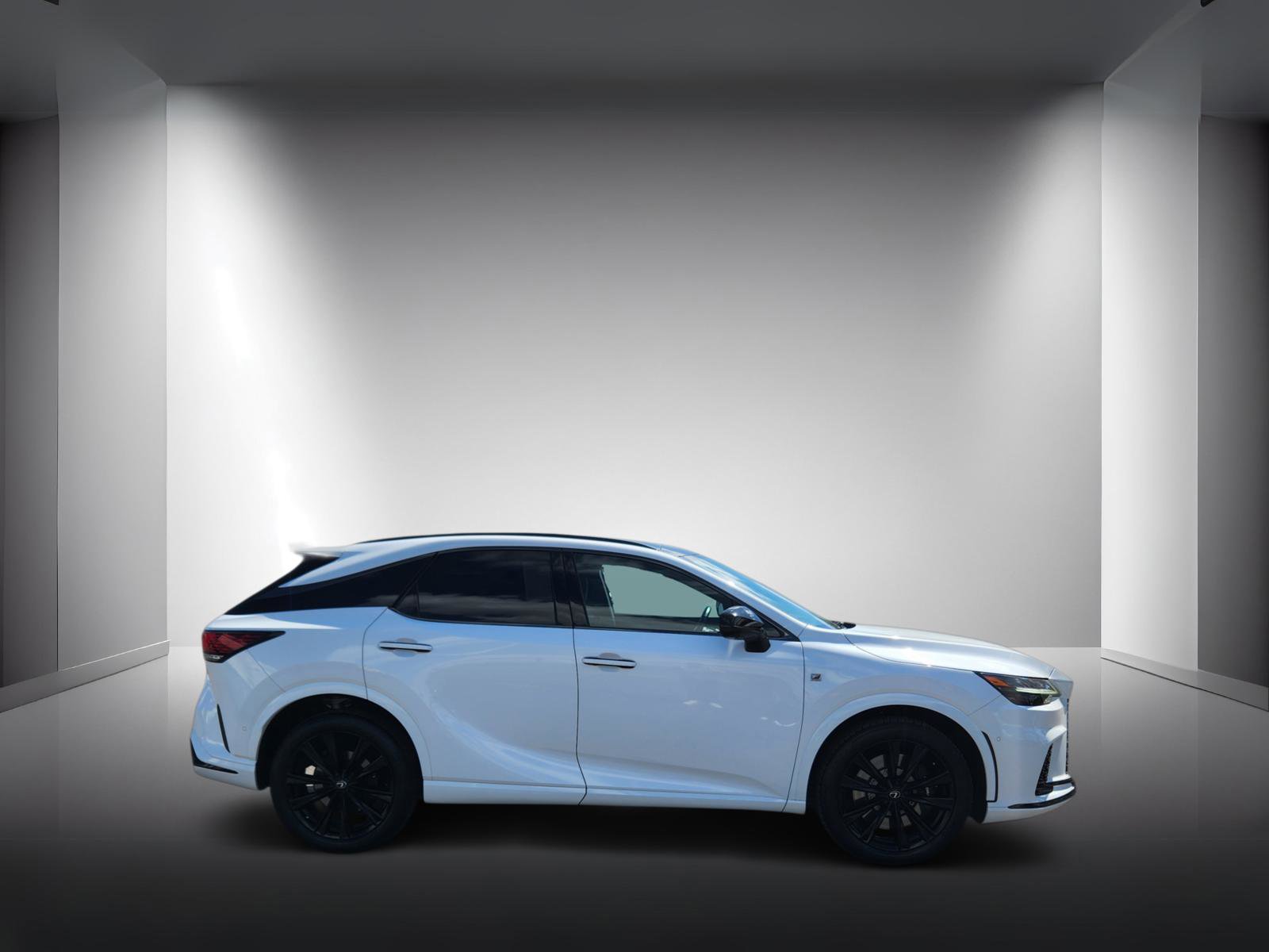 Used 2024 Lexus RX 500h F Sport w/ Convenience Package AWD/4WD image 3