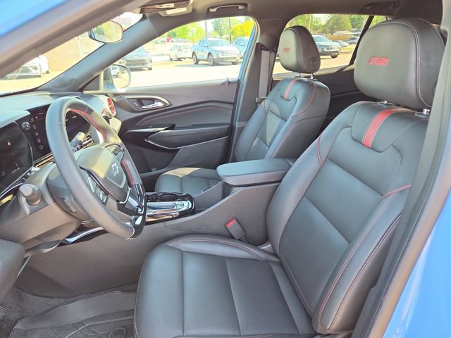 Used 2024 Chevrolet Trax RS w/ Sunroof Package FWD image 24