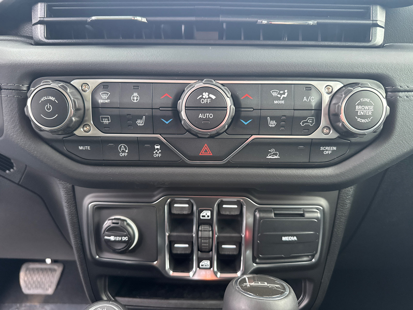 New 2026 Jeep Gladiator Sport AWD/4WD image 11