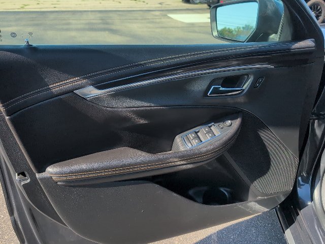 Used 2019 Chevrolet Impala LT FWD image 16