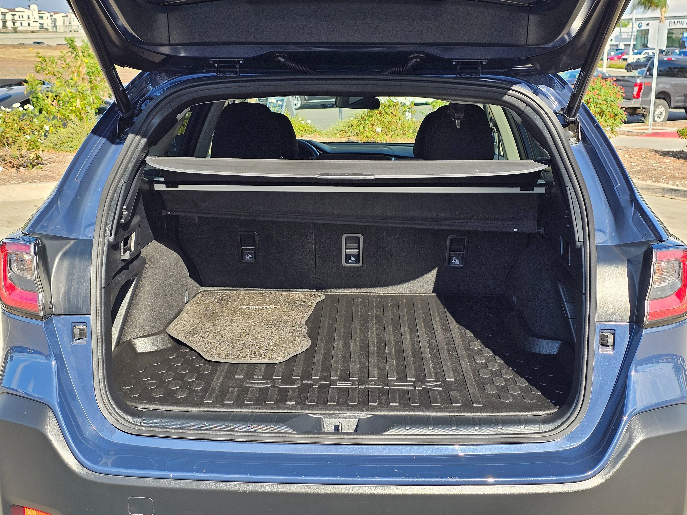 Used 2025 Subaru Outback Premium image 27