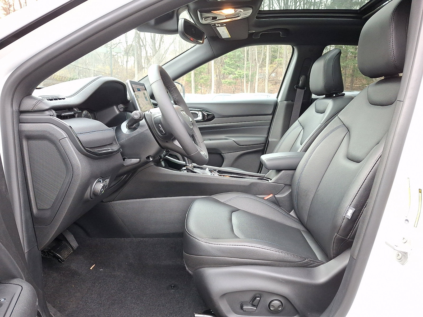 New 2026 Jeep Compass Limited w/ Sun, Sound & Navigation Group image 9