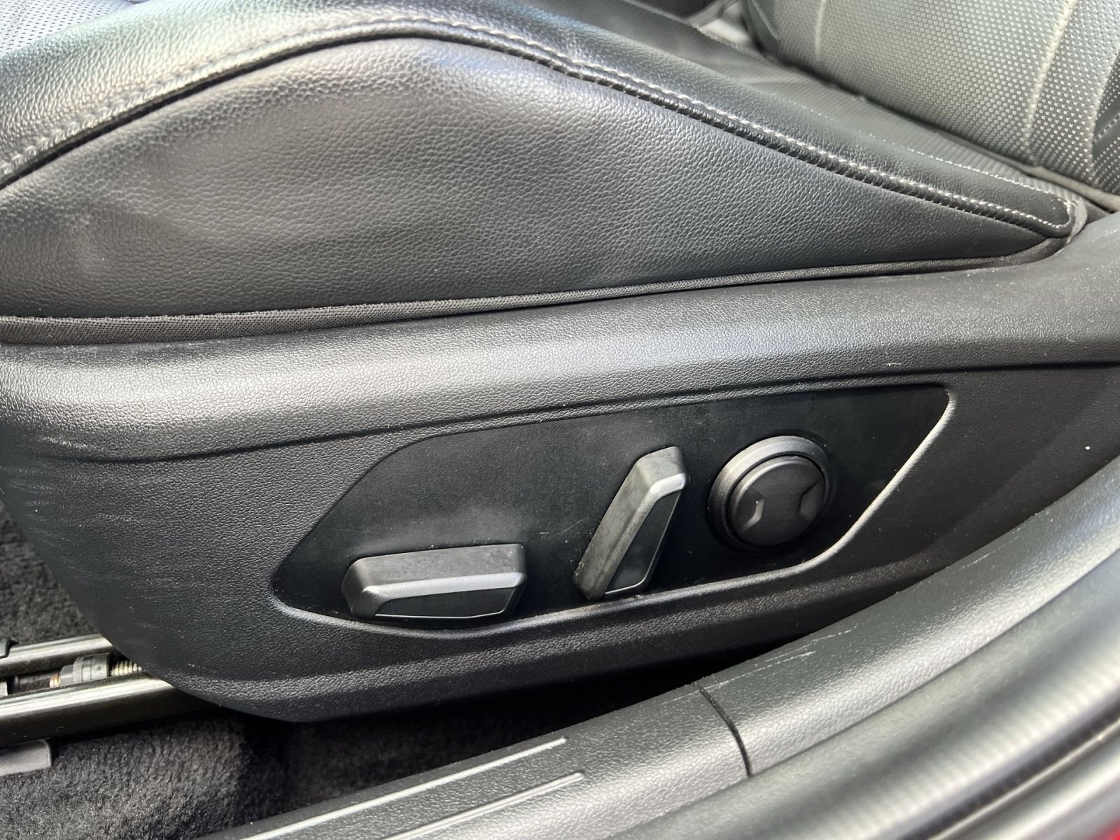 Used 2023 Hyundai Elantra Limited FWD image 22