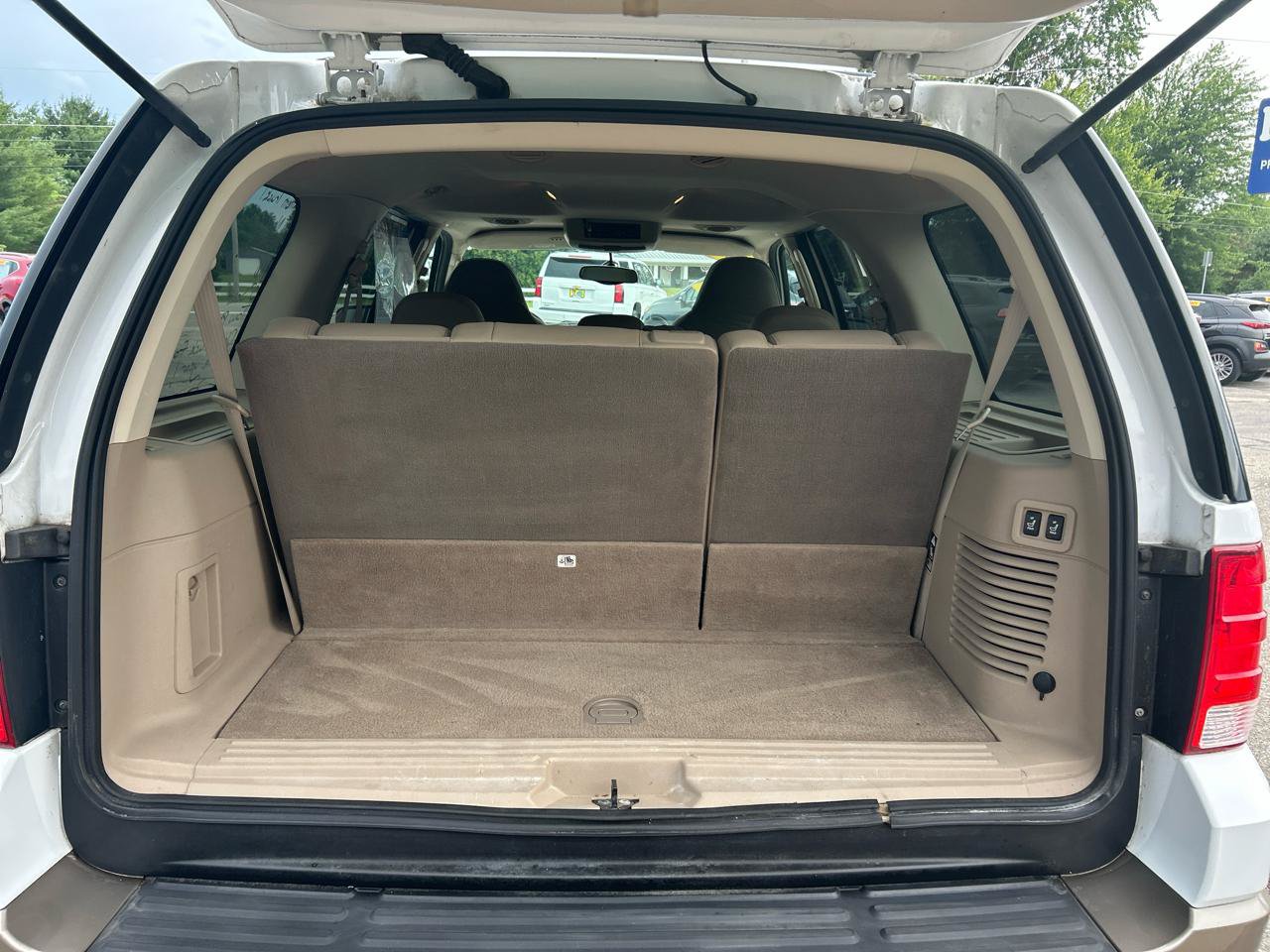Used 2003 Ford Expedition Eddie Bauer AWD/4WD image 24