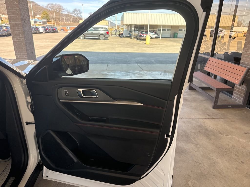 New 2026 Ford Explorer ST-Line w/ ST-Line Street Pack image 21