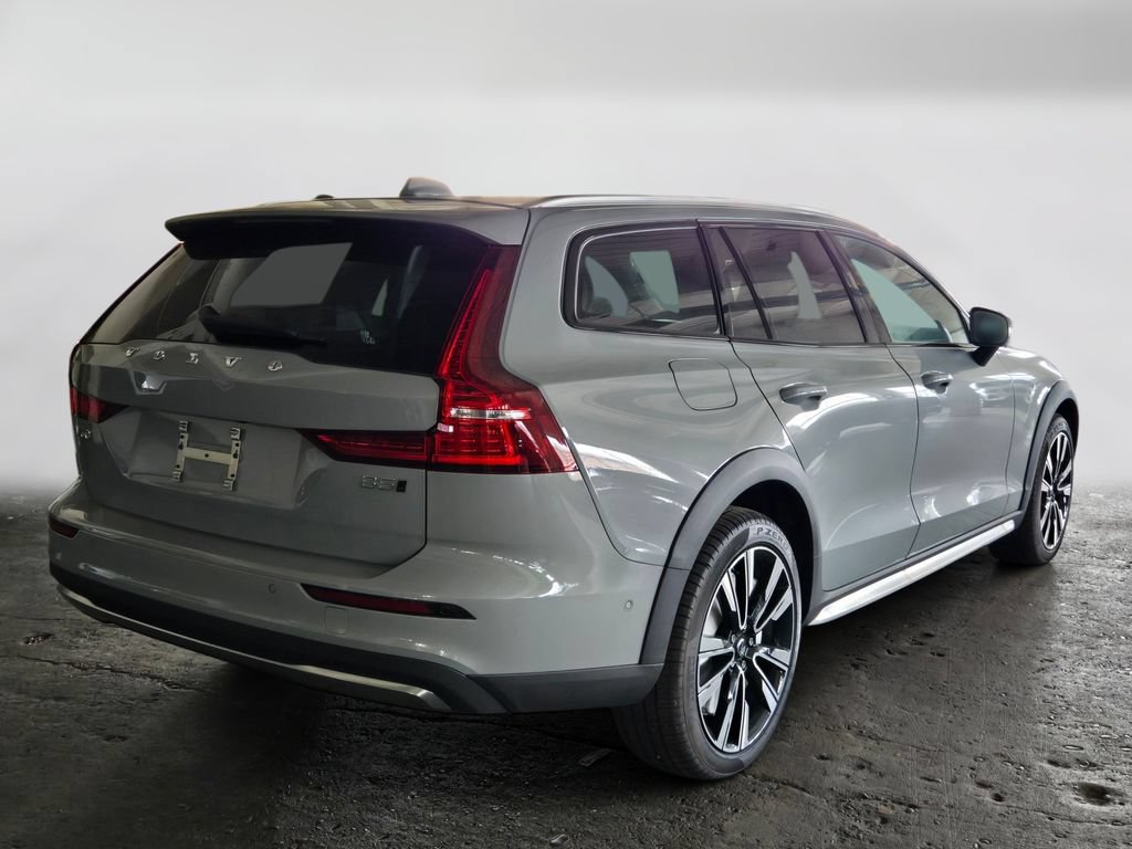 New 2026 Volvo V60 B5 Cross Country Ultra w/ Climate Package AWD/4WD image 5