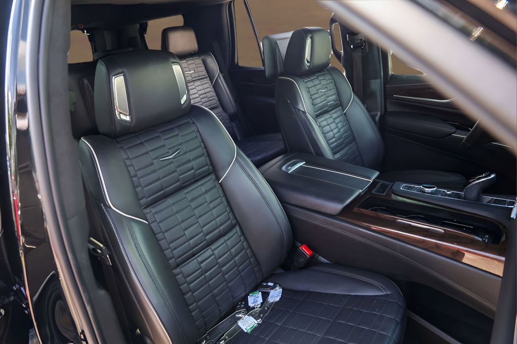 Used 2023 Cadillac Escalade Sport Platinum RWD image 32