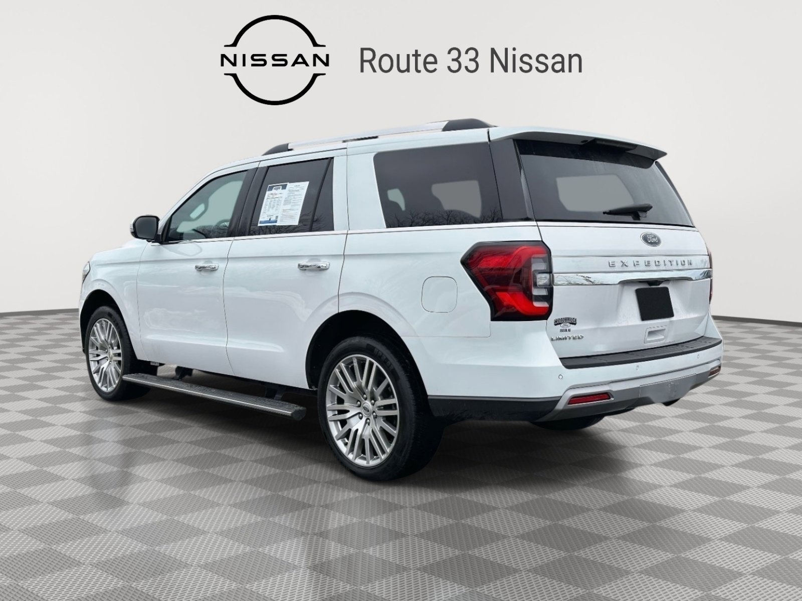 Used 2024 Ford Expedition Limited AWD/4WD image 5