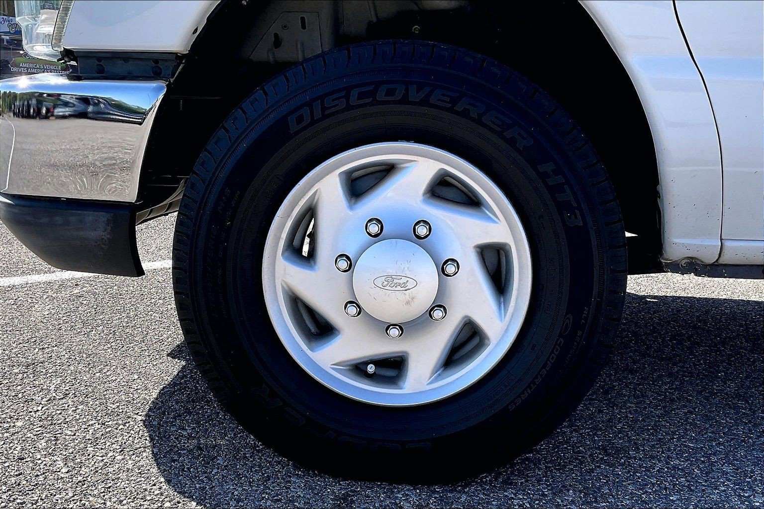 Used 2012 Ford E-350 and Econoline 350 XLT RWD image 9