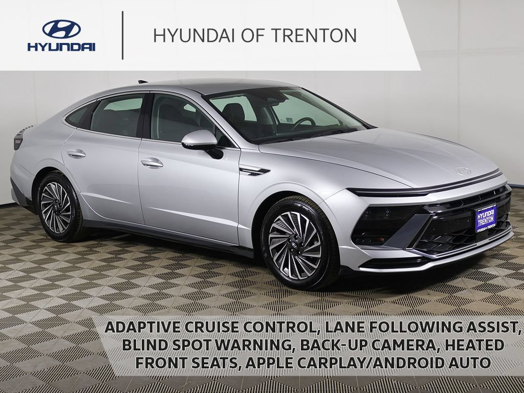 Certified 2025 Hyundai Sonata SEL FWD image 1