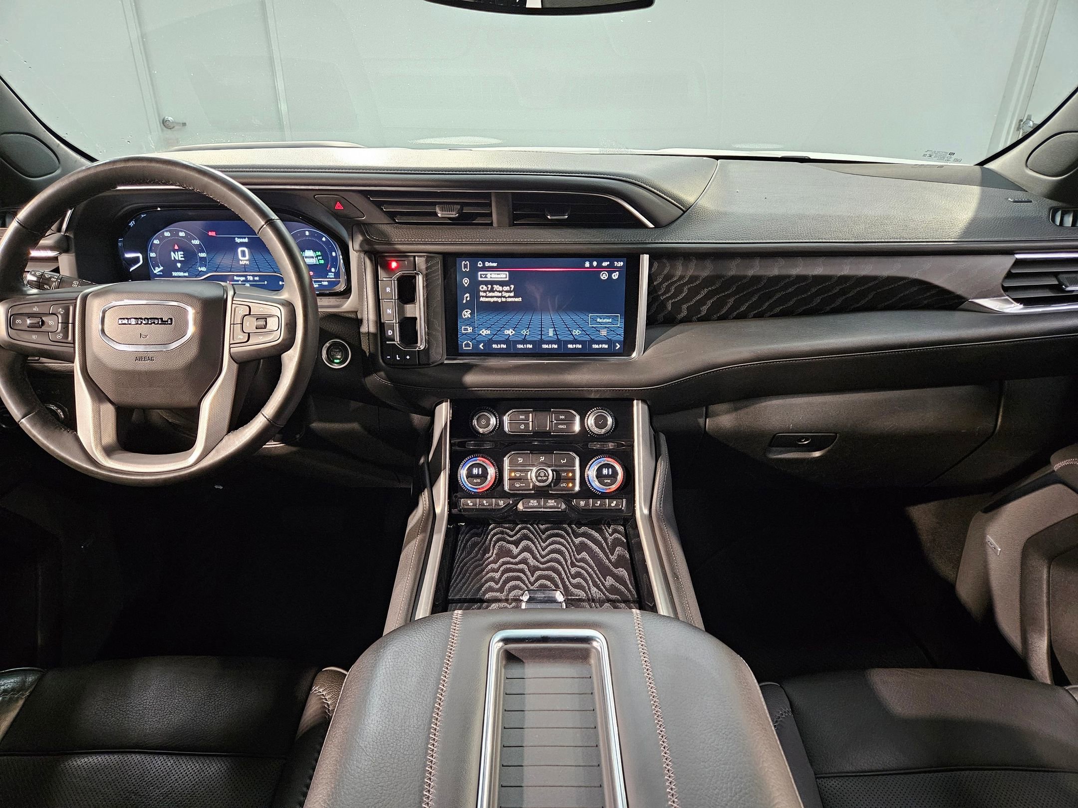 Used 2023 GMC Yukon Denali image 10