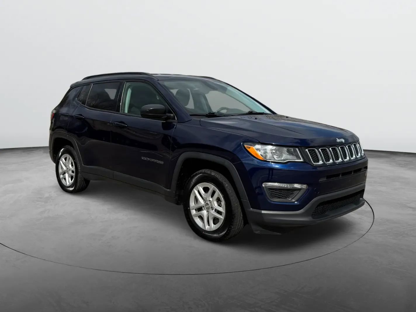 Used 2018 Jeep Compass Sport w/ Tech Group FWD image 3