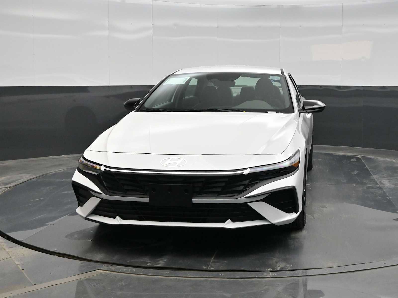 New 2026 Hyundai Elantra Sport image 3