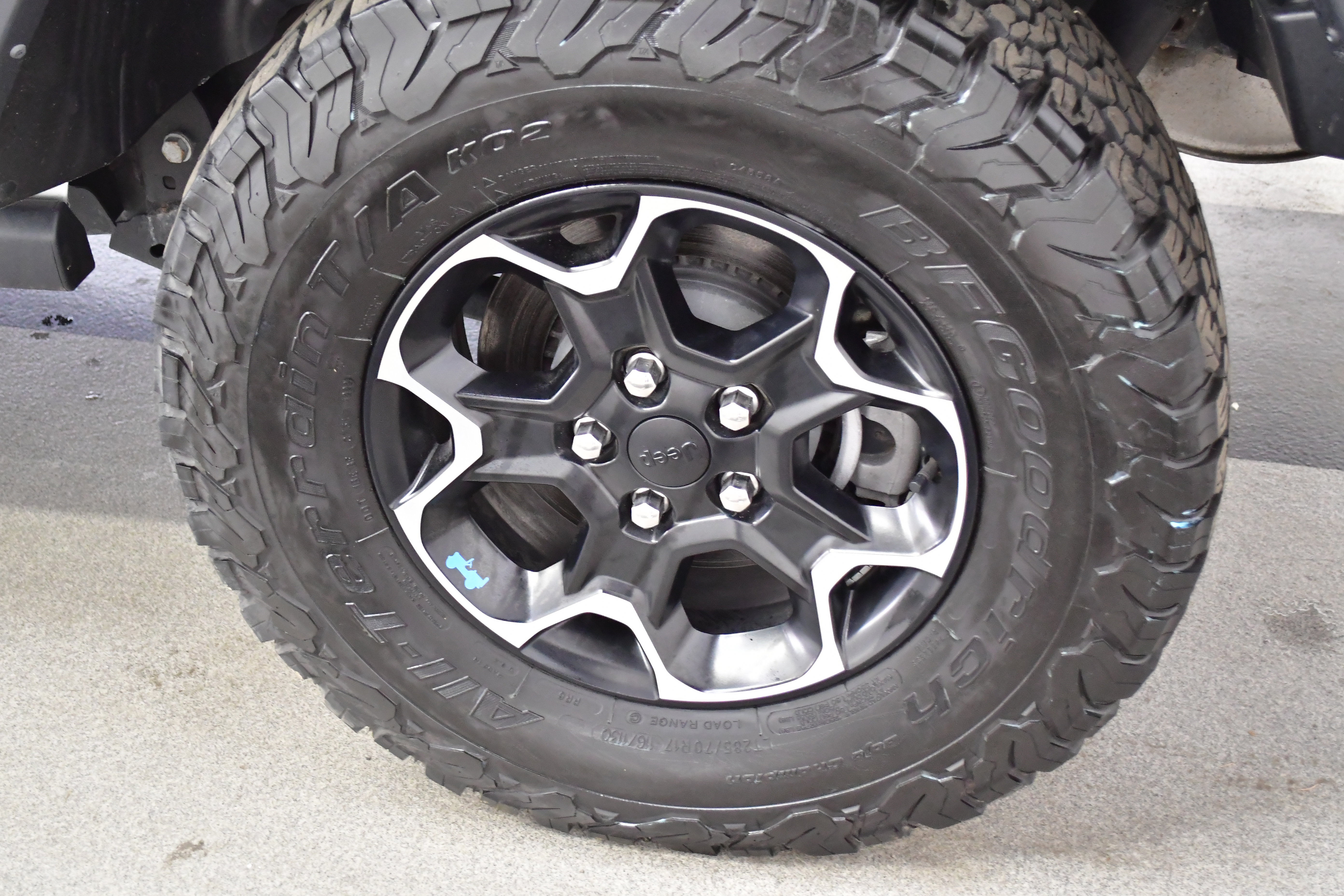 Used 2023 Jeep Wrangler Unlimited Rubicon 4xe w/ Cold Weather Group AWD/4WD image 33