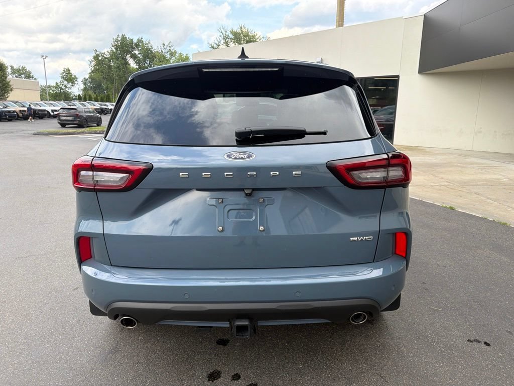 Used 2023 Ford Escape ST-Line Elite w/ Premium Technology Package AWD/4WD image 9