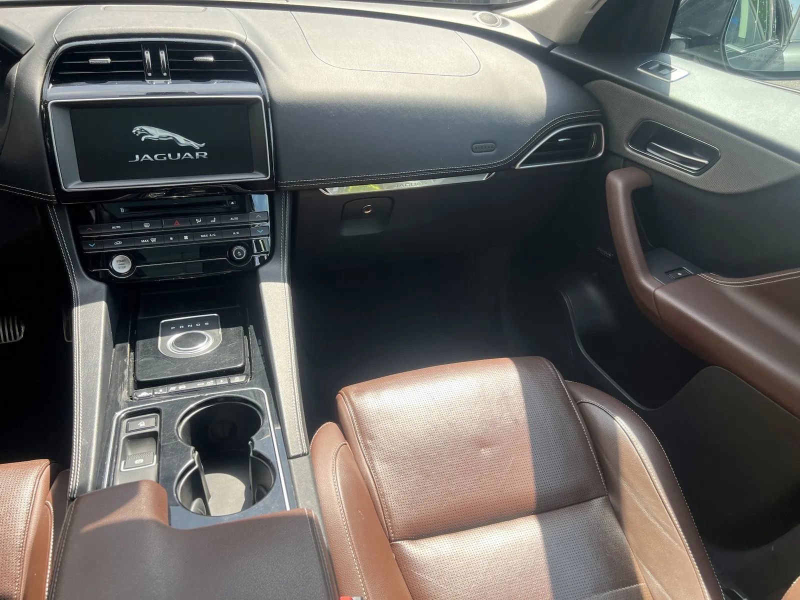 Used 2017 Jaguar F-PACE S AWD/4WD image 19