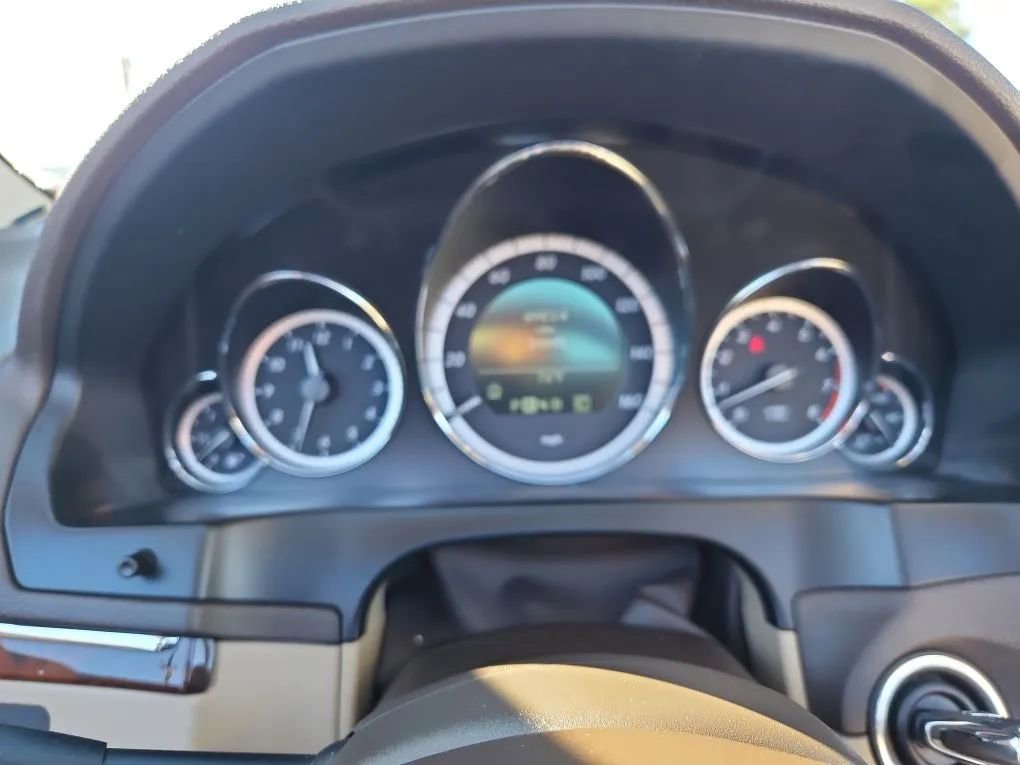 Used 2011 Mercedes-Benz E 350 Cabriolet image 24