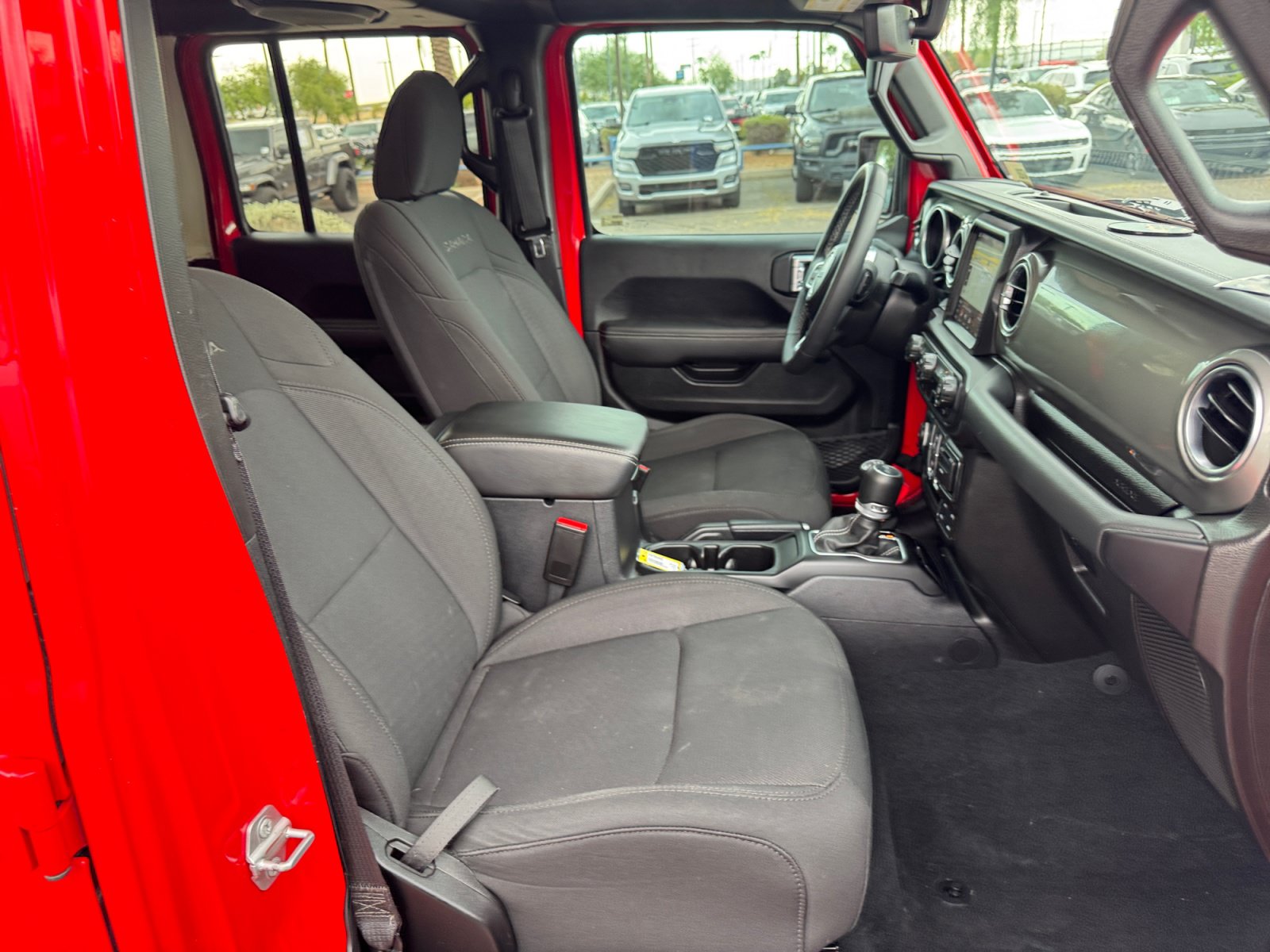 Used 2023 Jeep Wrangler Unlimited Sahara AWD/4WD image 30