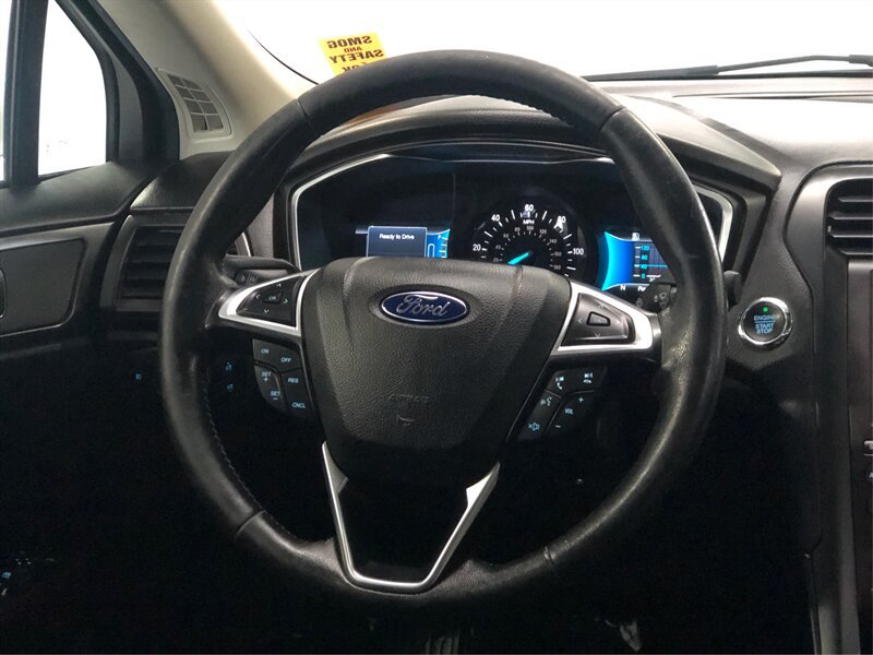 Used 2018 Ford Fusion Energi Titanium FWD image 16