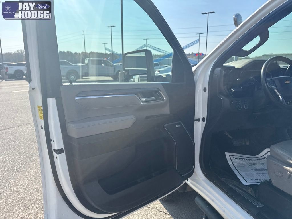 Used 2024 Chevrolet Silverado 2500 LTZ w/ LTZ Convenience Package image 21
