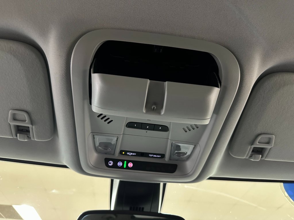 Used 2021 Chevrolet Blazer LT image 32