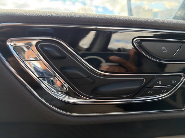 Used 2024 Lincoln Navigator Reserve image 10