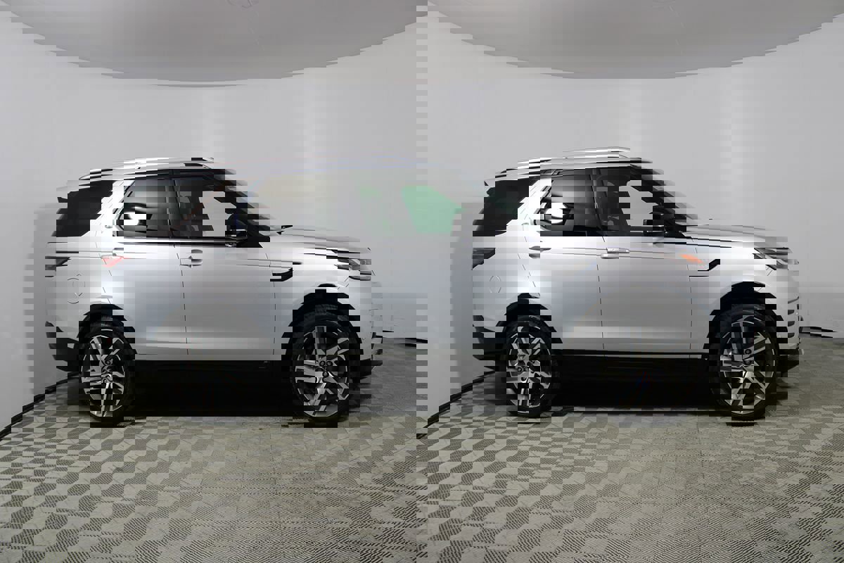Used 2022 Land Rover Discovery S R-Dynamic image 44