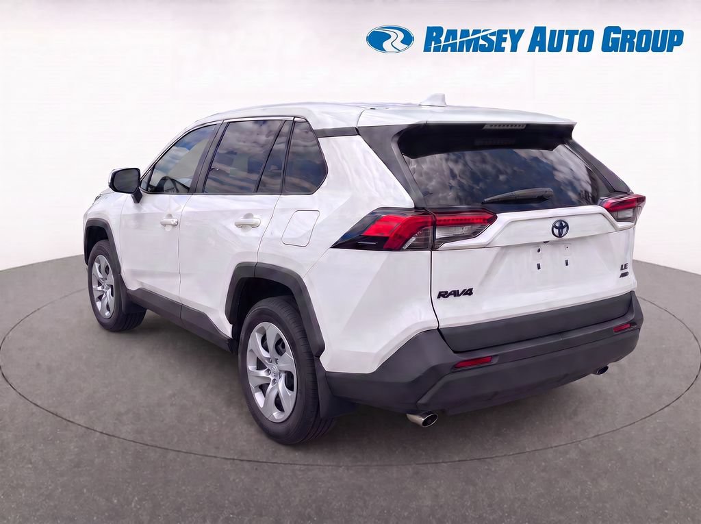 Used 2023 Toyota RAV4 LE AWD/4WD image 3