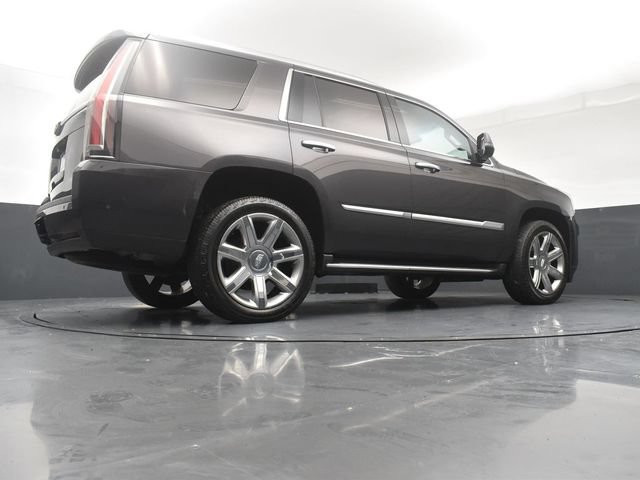 Used 2018 Cadillac Escalade Luxury AWD/4WD image 24
