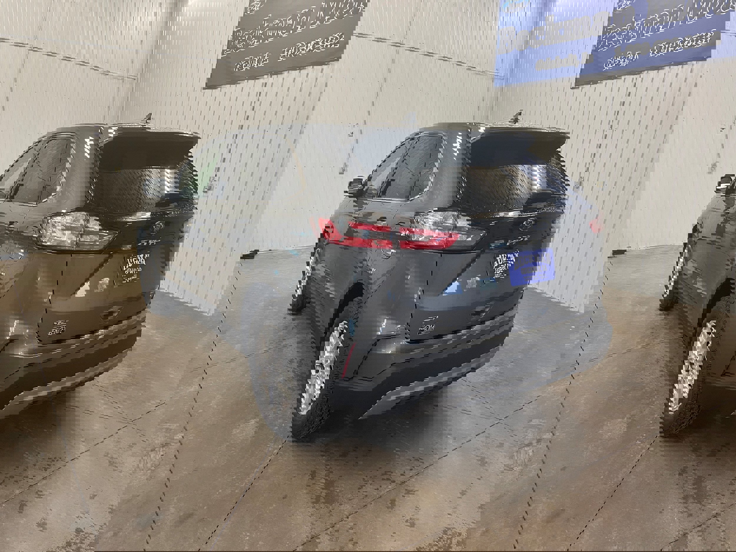 Used 2023 Ford Edge SEL w/ Convenience Package image 3