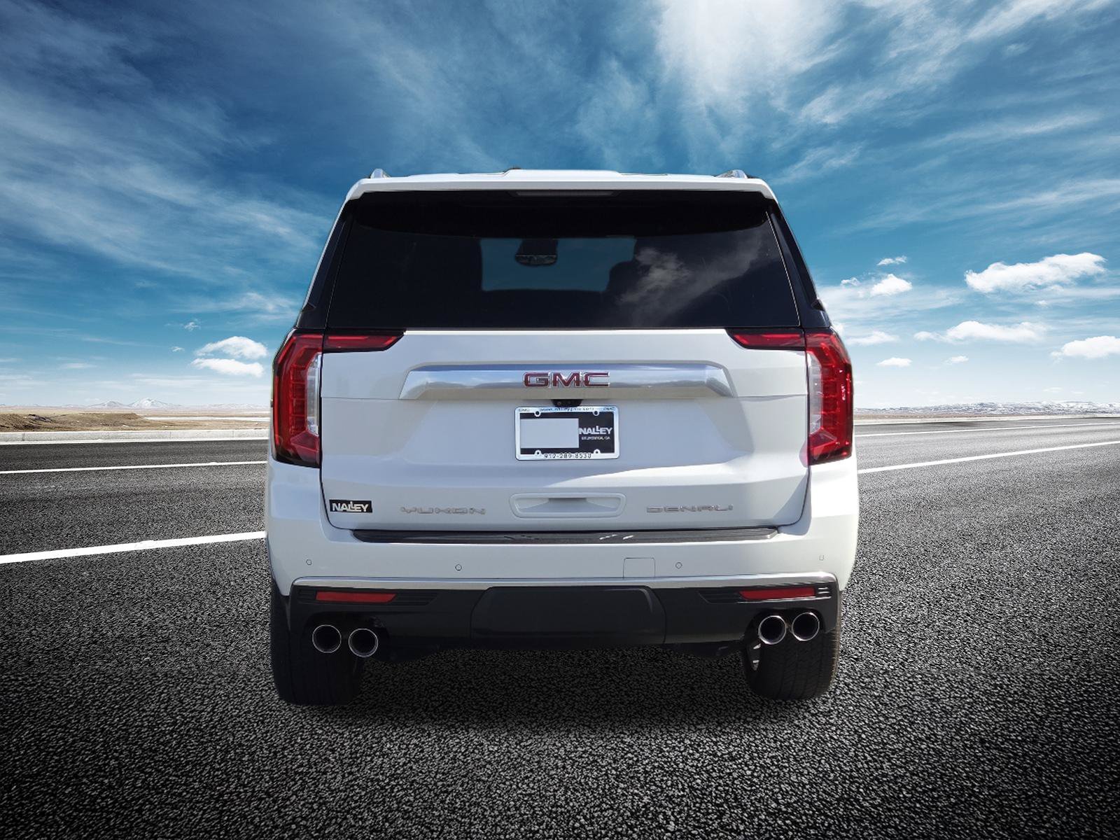 Used 2023 GMC Yukon XL Denali w/ Advanced Technology Package AWD/4WD image 24