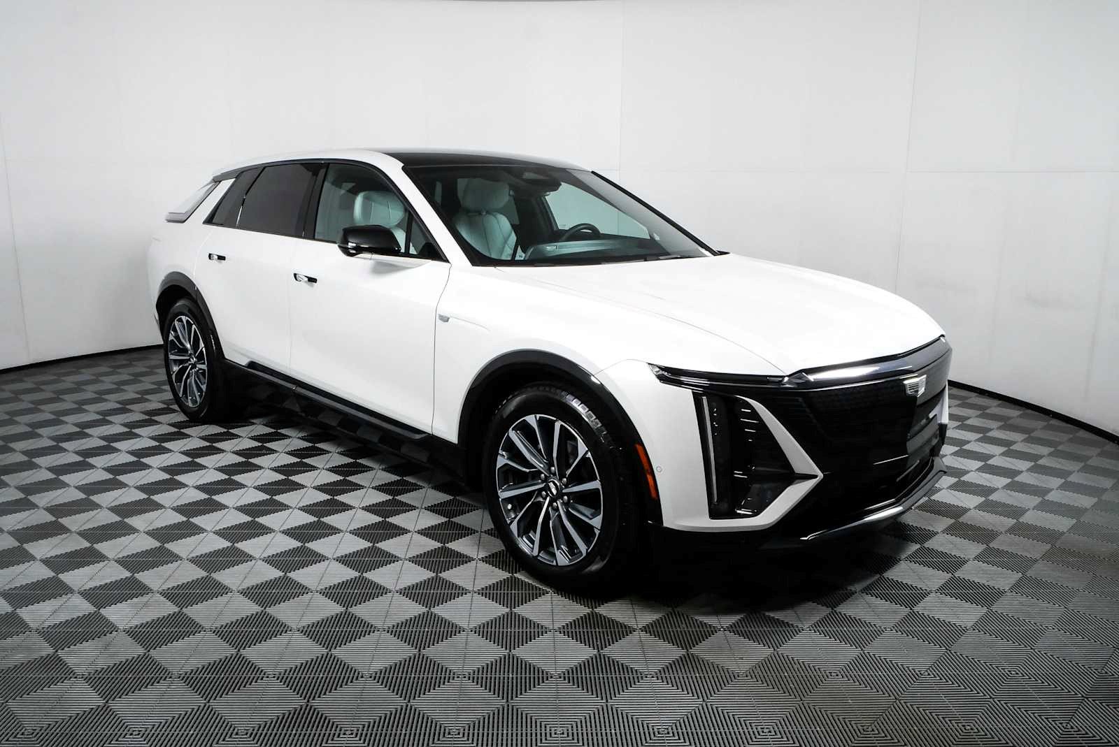 Certified 2024 Cadillac Lyriq Sport RWD video 1