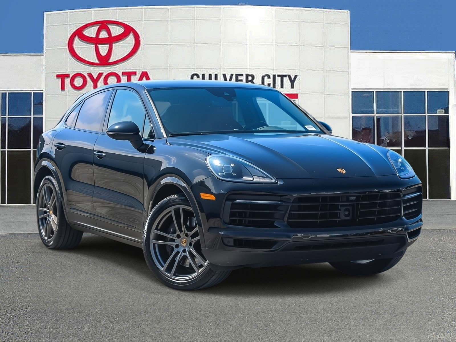 Used 2021 Porsche Cayenne Coupe AWD/4WD image 1