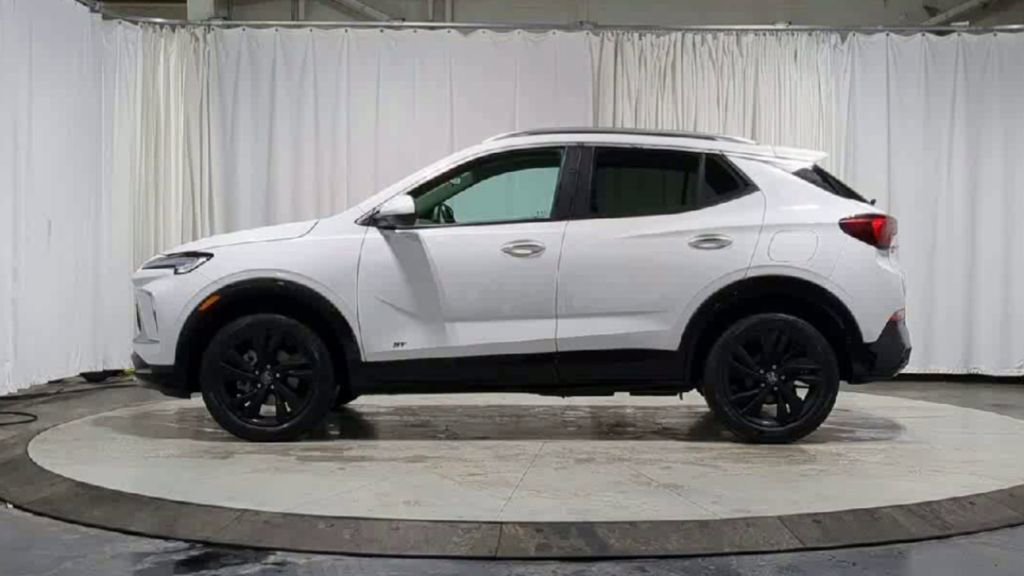 Used 2025 Buick Encore GX Sport Touring w/ Comfort Package image 6