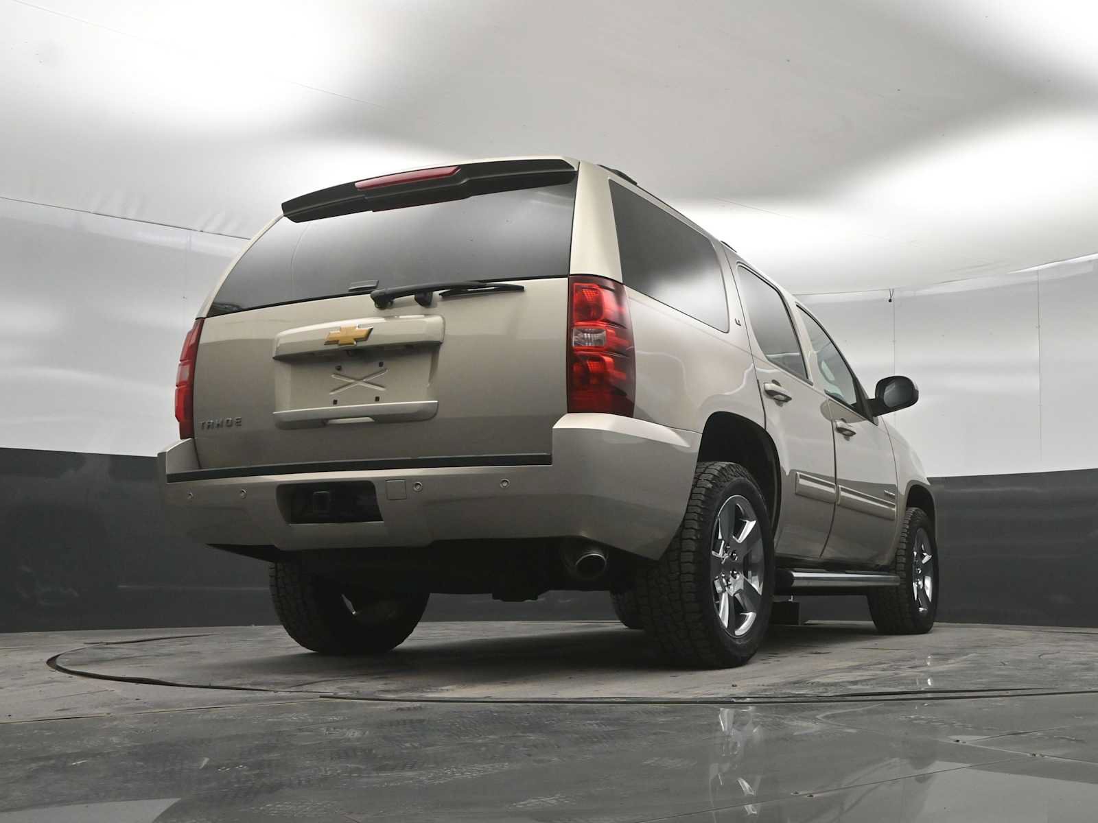 Used 2014 Chevrolet Tahoe LT w/ Luxury Package RWD image 37