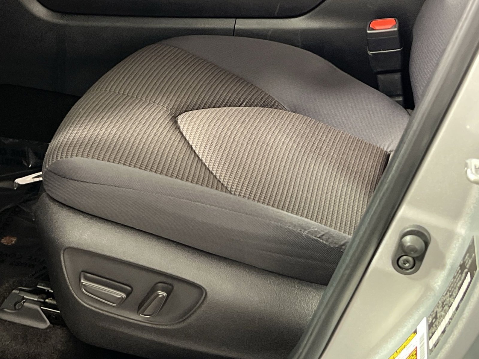 Used 2024 Toyota Highlander LE image 14