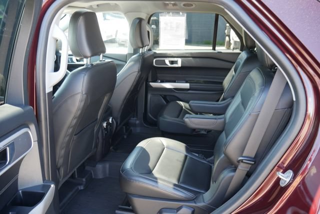 Used 2022 Ford Explorer XLT w/ Equipment Group 202A AWD/4WD image 26