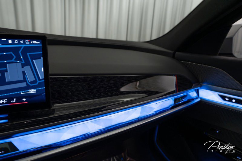 Used 2023 BMW 740i w/ Parking Assistance Package image 35