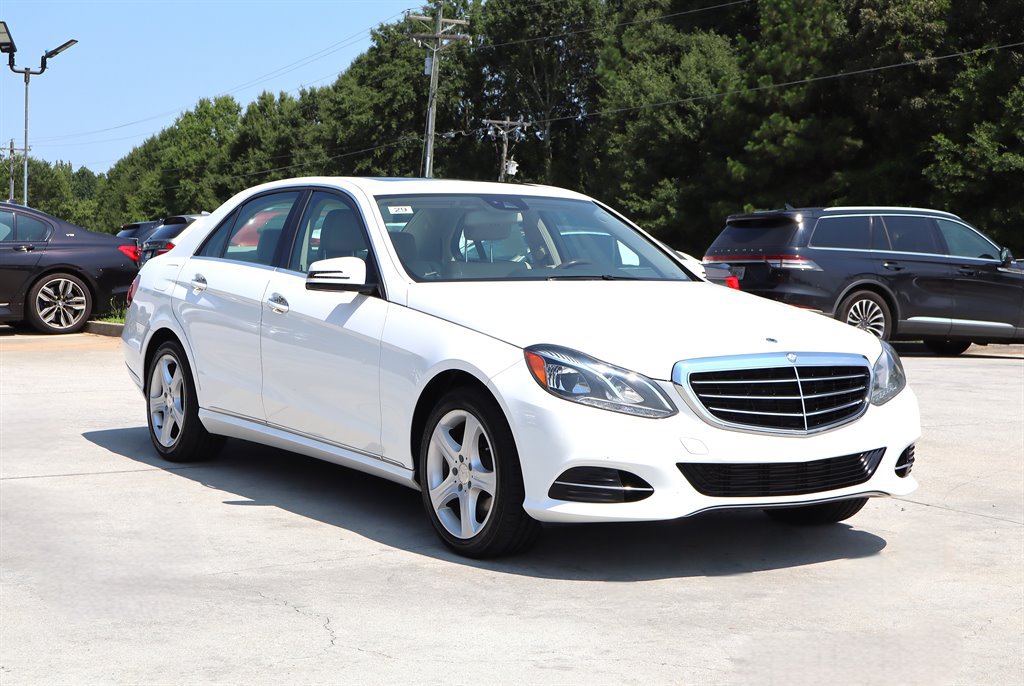 Used 2014 Mercedes-Benz E 250 BlueTEC Sedan image 9