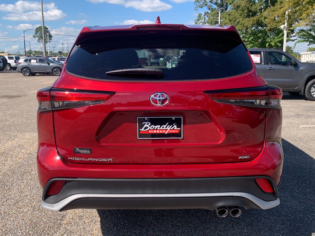 Used 2023 Toyota Highlander XSE FWD image 9