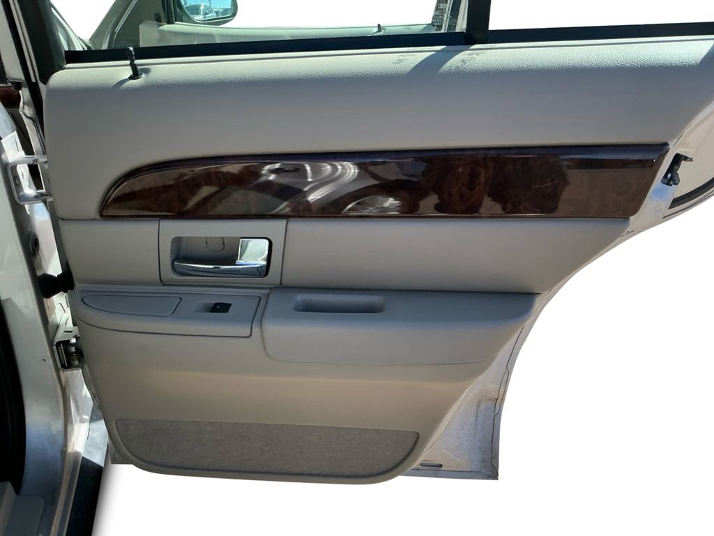 Used 2010 Mercury Grand Marquis LS image 23