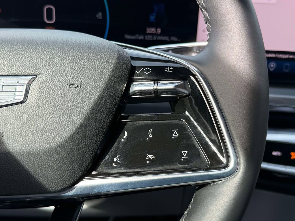 Used 2024 Cadillac Lyriq Sport image 32