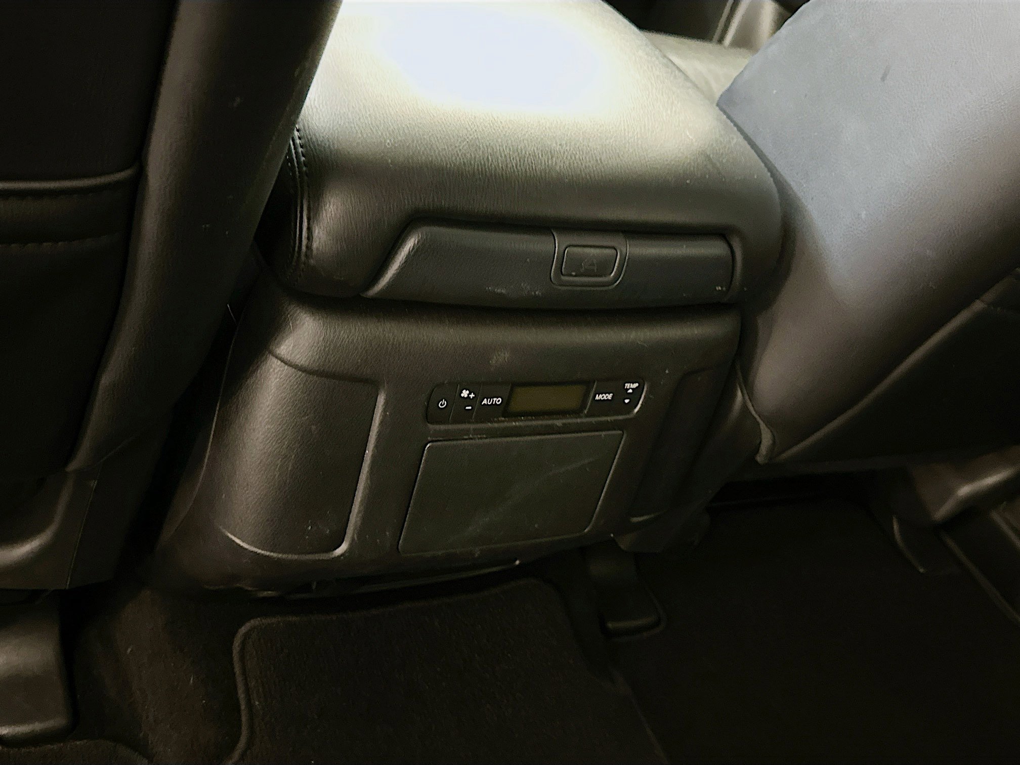 Used 2024 Nissan Armada SL image 29