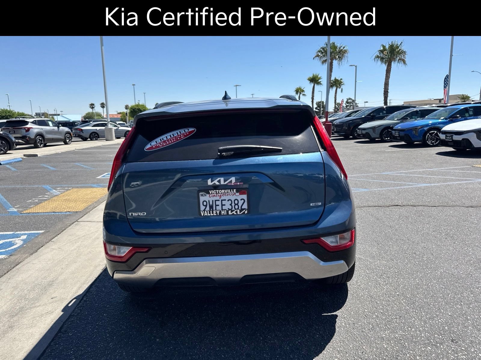 Certified 2025 Kia Niro EX Touring FWD image 8