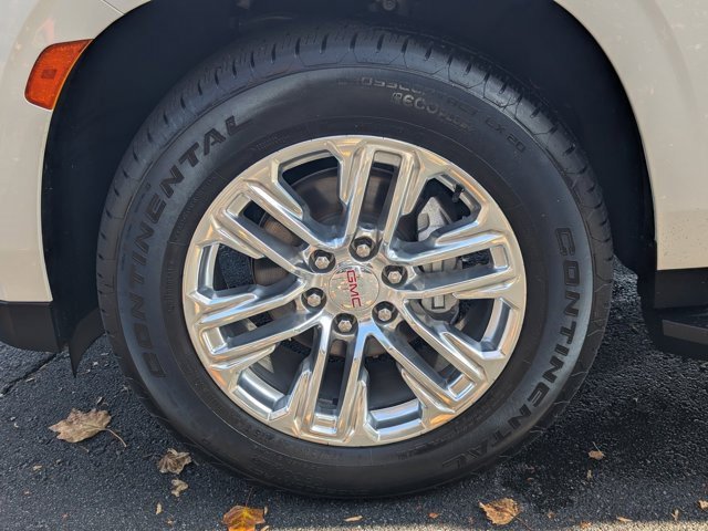 Used 2023 GMC Yukon SLT w/ SLT Luxury Package image 11