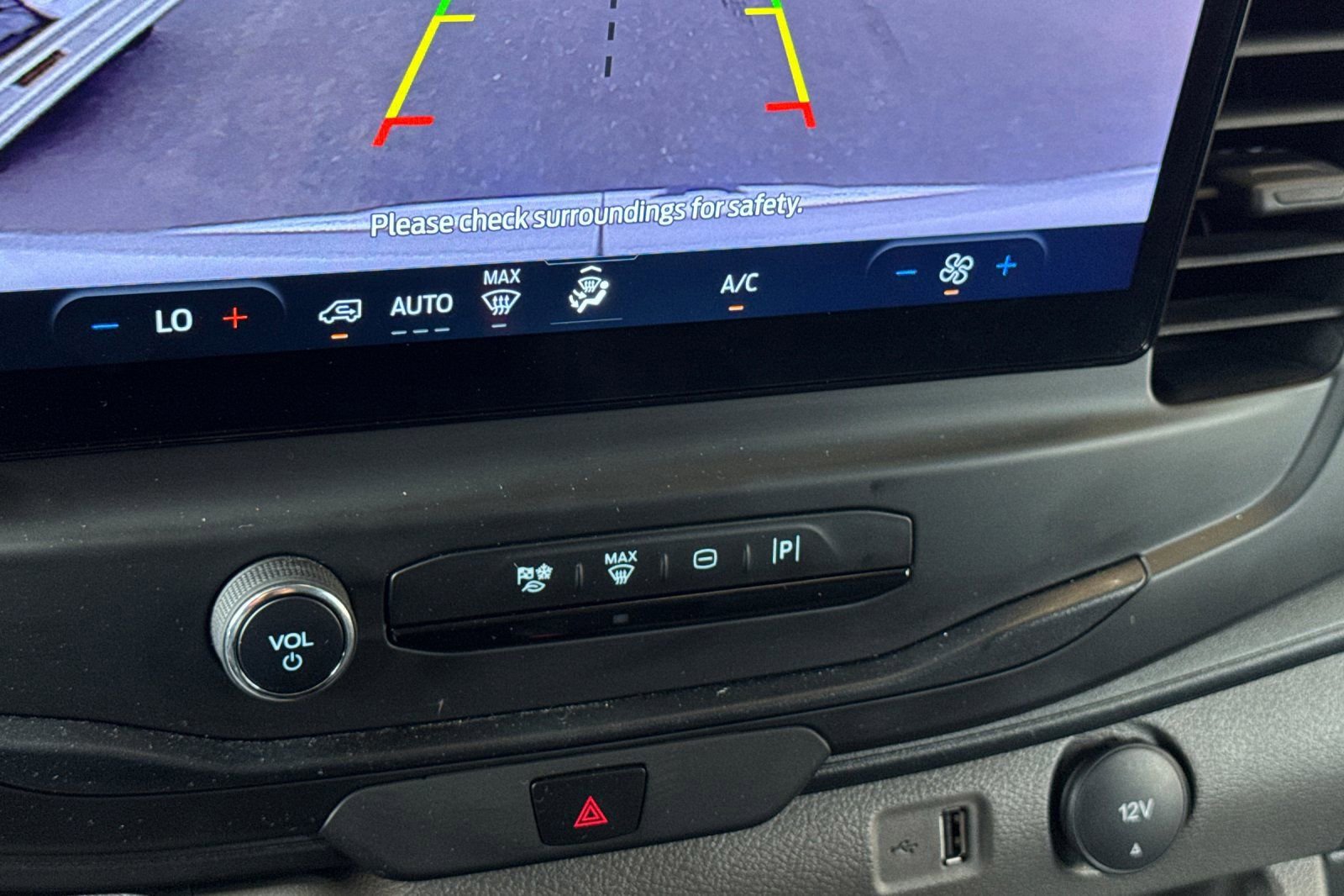 Used 2025 Ford Transit 250 148 Medium Roof w/ Load Area Protection Package image 21