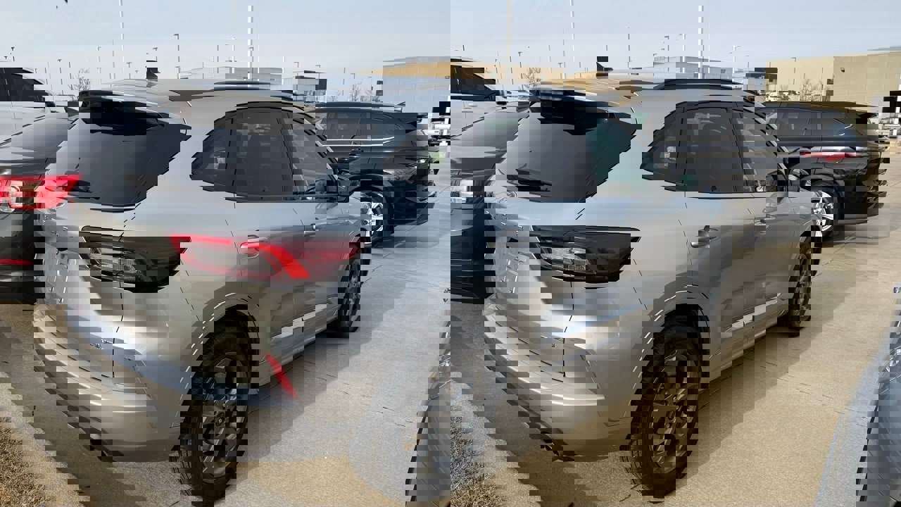 Used 2024 Ford Escape ST-Line image 5